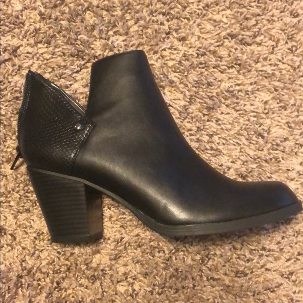 Simply Vera Wang Black Booties NWT